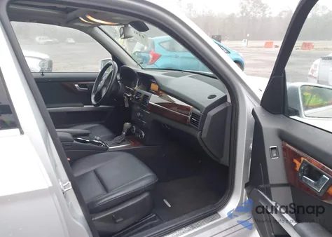 2010 Mercedes-Benz Glk 350 4Matic z USA, uszkodzony, nr VIN WDCGG8HB6AF395681